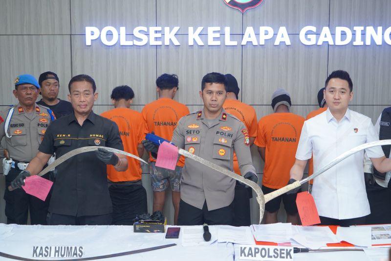 ABG di Jakut Jual Sajam Rp250 Ribu buat Tawuran, 3 Orang Ditangkap
