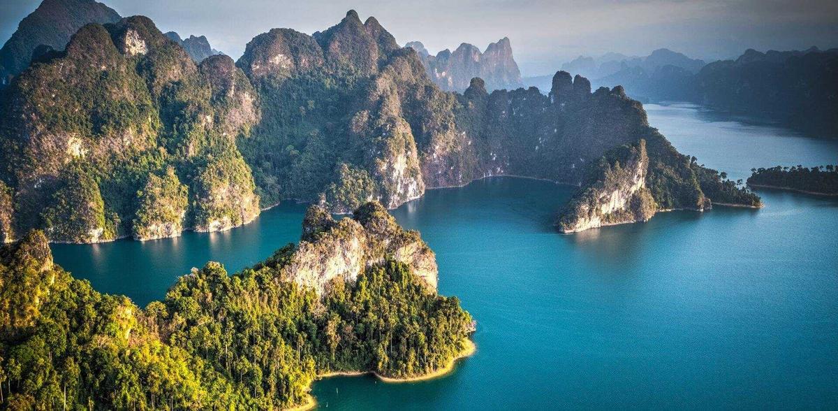 Menjelajahi Taman Nasional Khao Sok: Danau Menakjubkan dengan Nuansa Avatar dan Atlantis