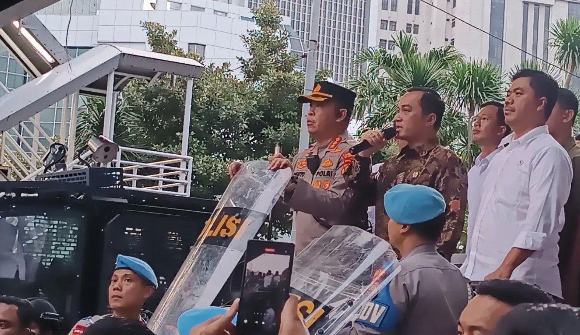 Mensesneg Ajak Mahasiswa Perbaiki Kebijakan Pemerintah yang Kurang Tepat