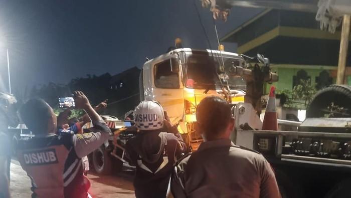 Tabrakan Dua Truk di Tol Cipularang Diduga Akibat Rem Blong