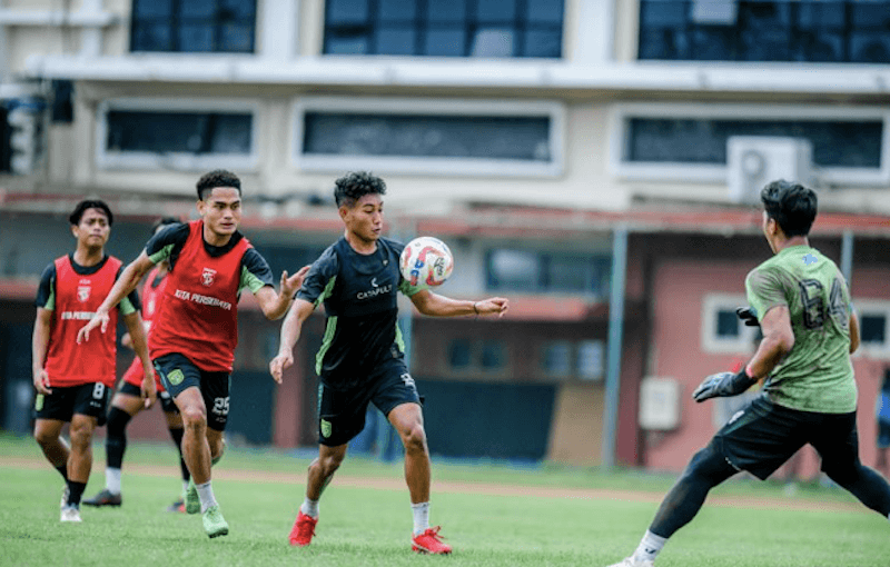 Nasib Paul Munster Ditentukan Hasil Laga Persebaya Vs Persib