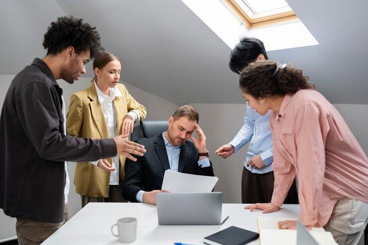 7 Cara Menangani Konflik di Kantor dengan Efektif