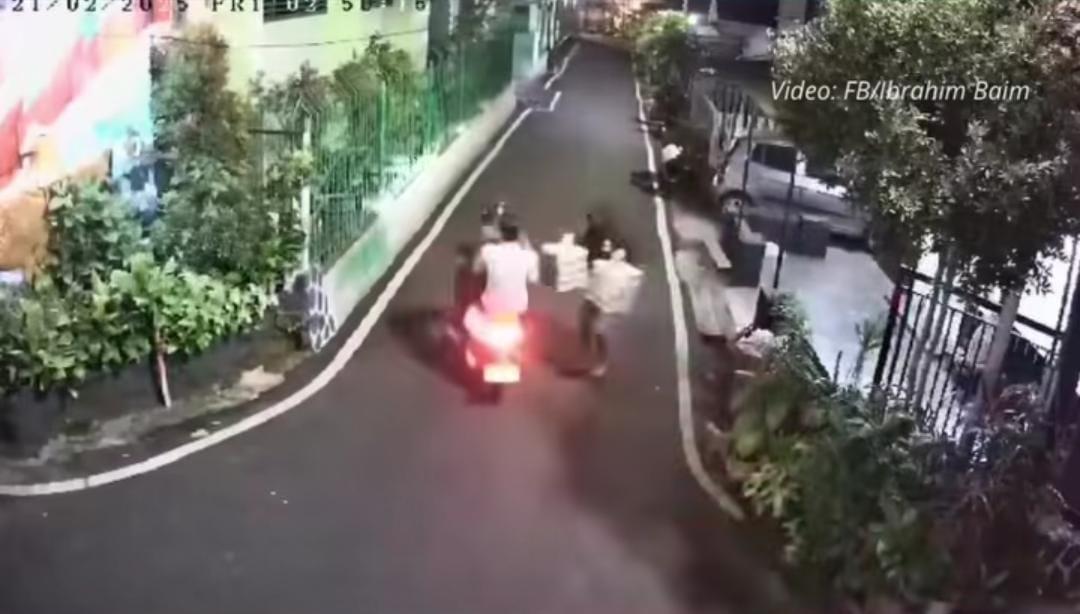 Terekam CCTV, 3 Remaja Curi 500 Butir Telur di Kota Malang