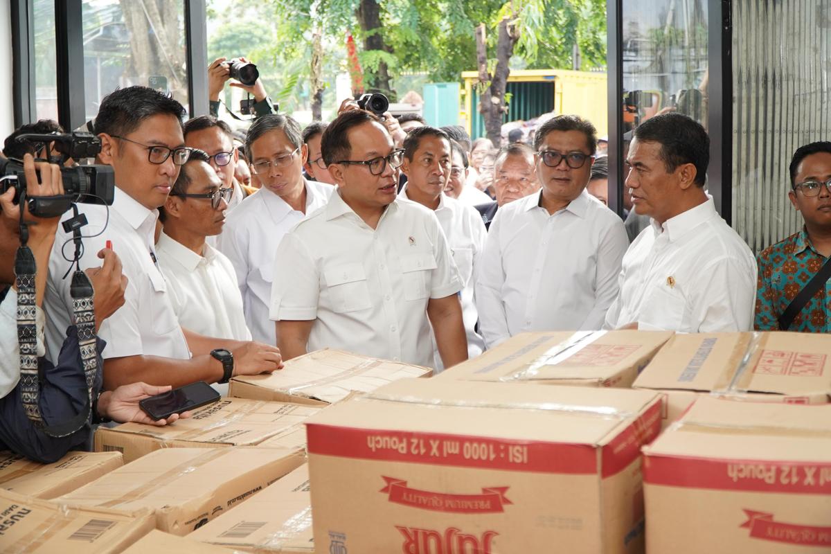 Mentan Amran Pimpin Operasi Pasar Pangan Murah, Libatkan 4.500 Gerai Kantor Pos di Seluruh Indonesia