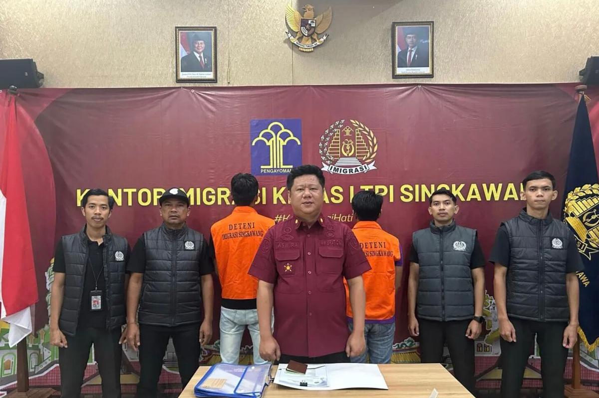 Imigrasi Singkawang Kalbar Deportasi 2 WN Malaysia yang Masuk Ilegal