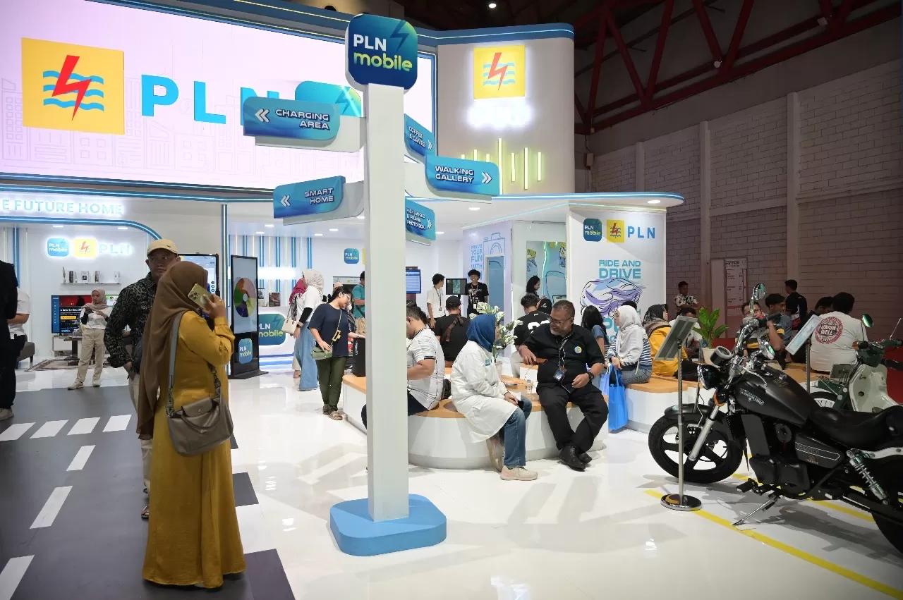 Rekor Baru! PLN Catat Ribuan Transaksi EV di IIMS 2025