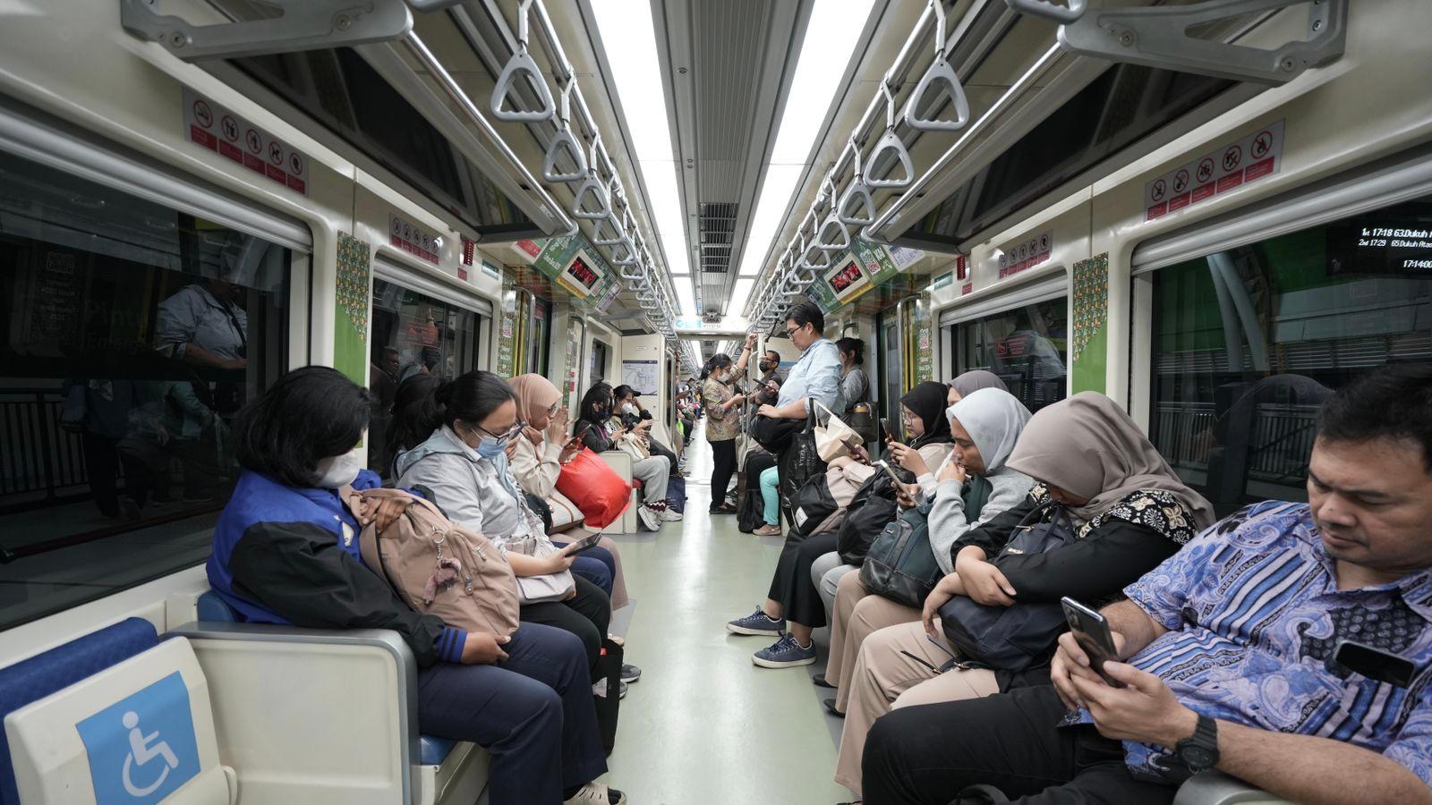 KAI Operasikan 2 Trainset LRT Jabodebek Tambahan Mulai Maret 2025