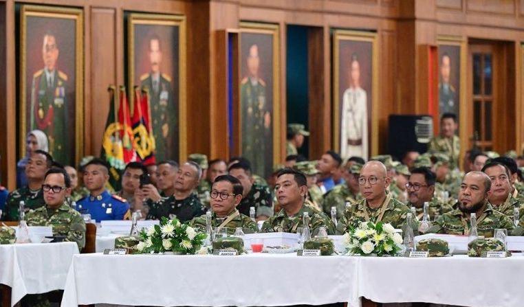 Presiden Prabowo Tegaskan ke Kepala Daerah: Kita Abdi dan Pelayan Rakyat