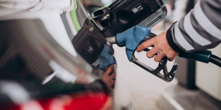 DPR Persilakan Masyarakat Gugat Pertamina Terkait Dugaan Pengoplosan BBM