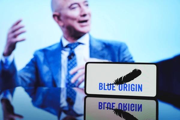 Blue Origin Bakal Terbangkan Katy Perry ke Antariksa