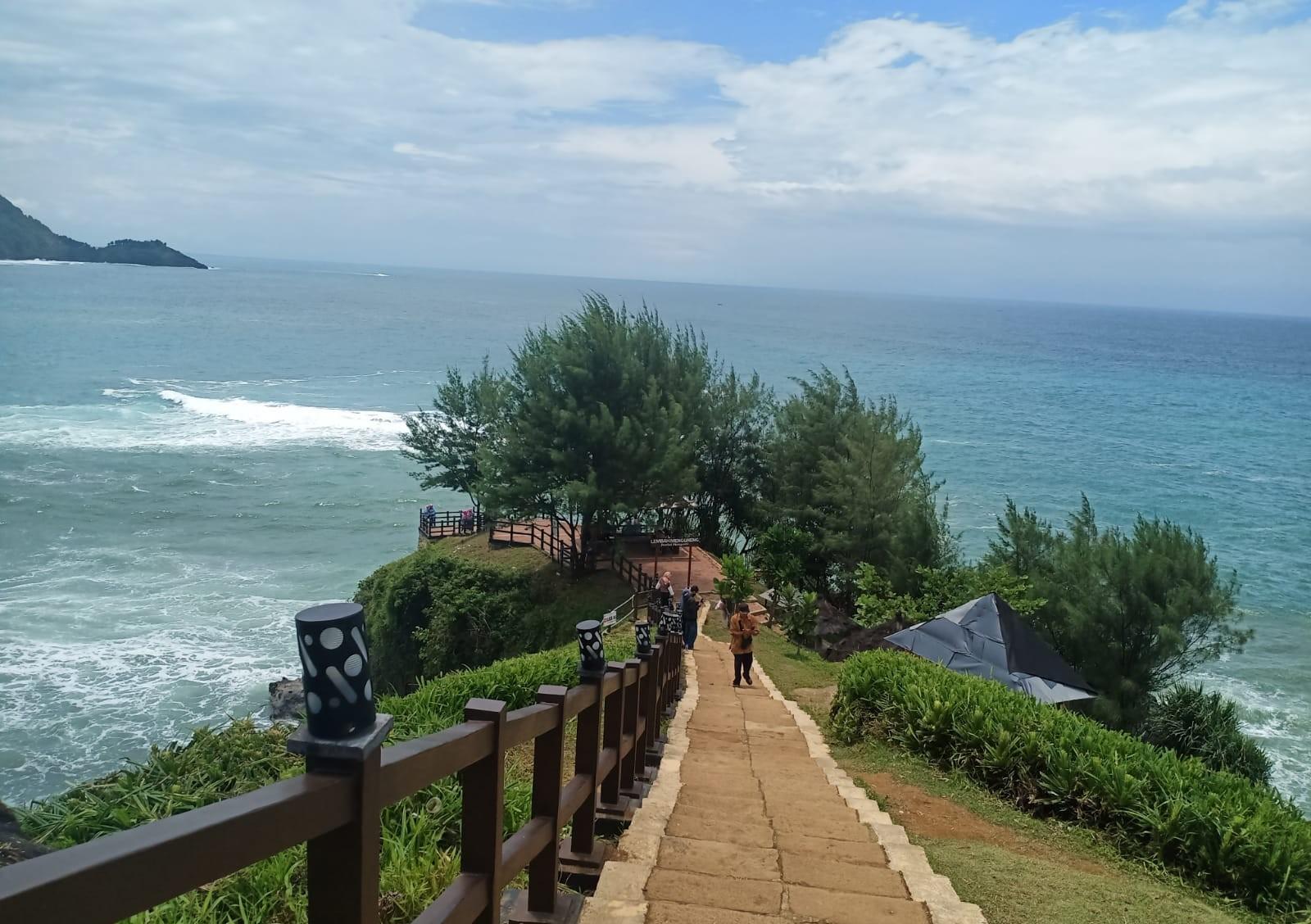 Menikmati Keindahan Pantai Menganti, Surga Wisata Alam di Jawa Tengah yang Memesona