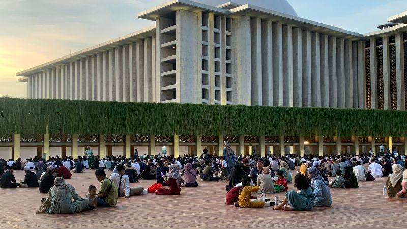 Masjid Istiqlal Jakarta Jadi Spot Favorit Ngabuburit Warga saat Ramadan