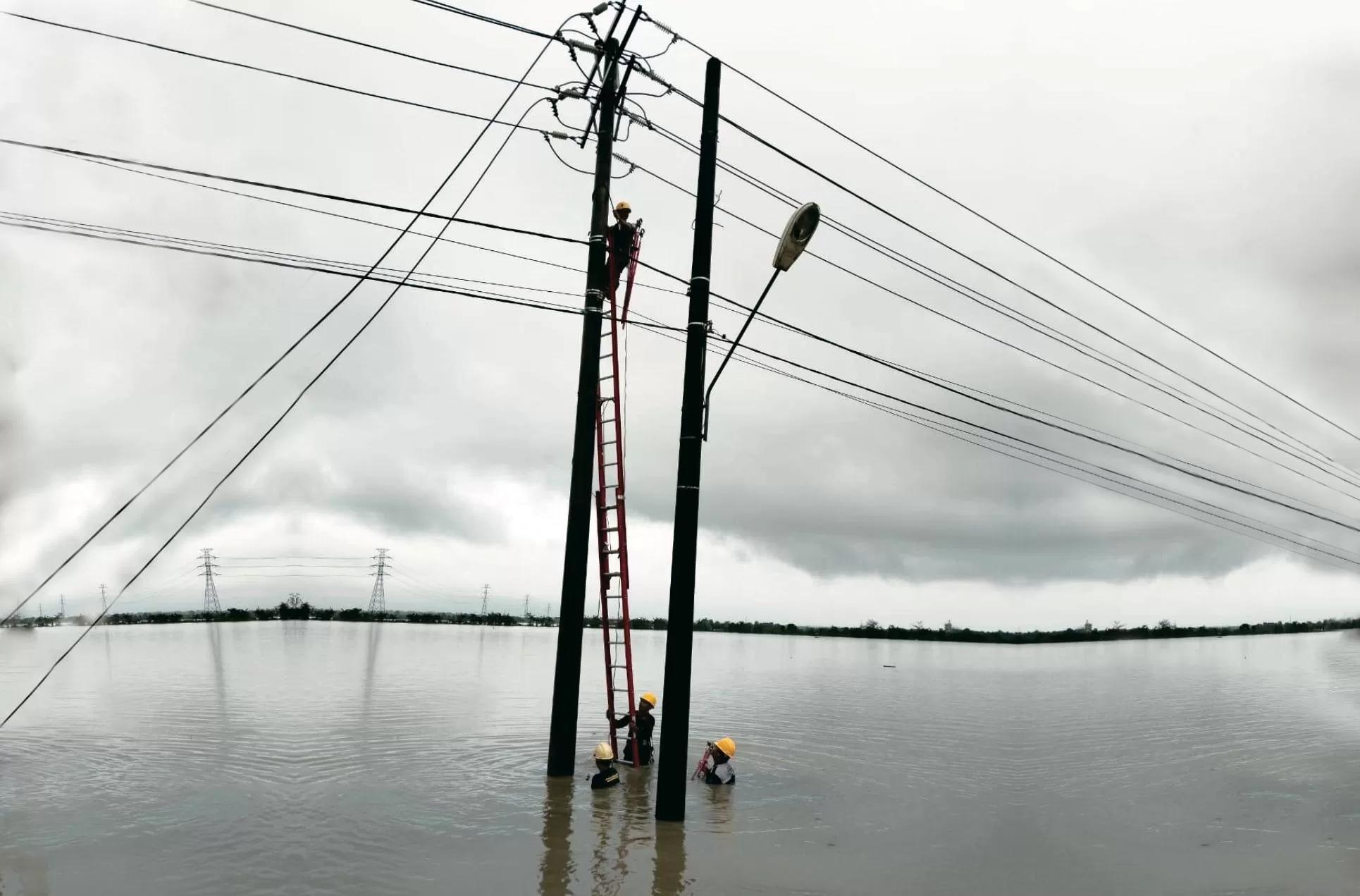 PLN Ingatkan Masyarakat untuk Tetap Waspada saat Cuaca Ekstrem