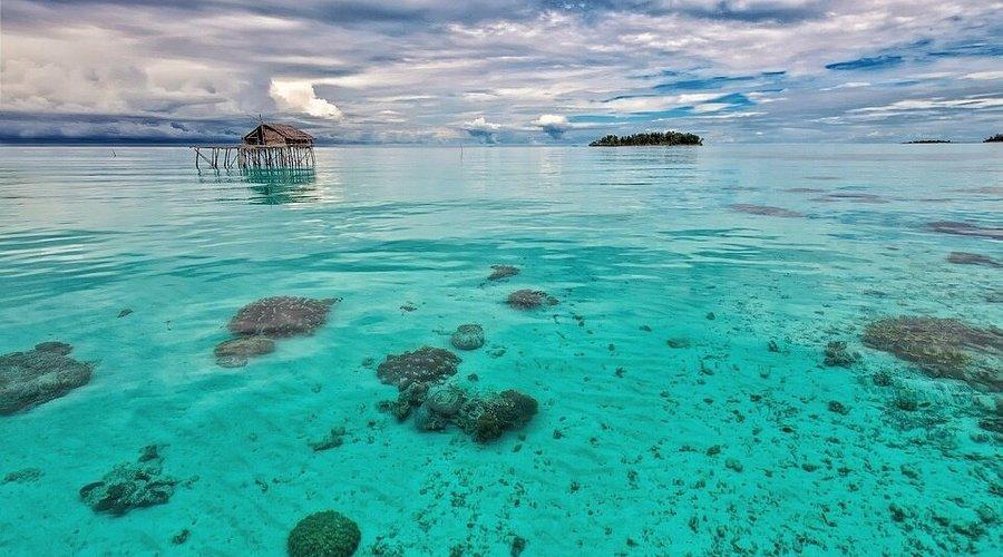 Menjelajahi 6 Pantai Tersembunyi di Indonesia yang Belum Banyak Diketahui