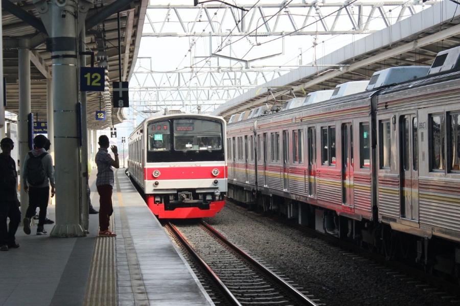 Sempat Gangguan Sinyal di Kebayoran, Perjalanan KRL Kembali Normal