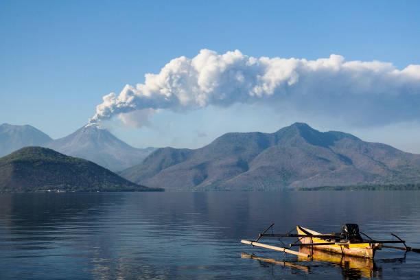 Gunung Lewotobi Erupsi Empat Kali, Warga Diminta Waspada