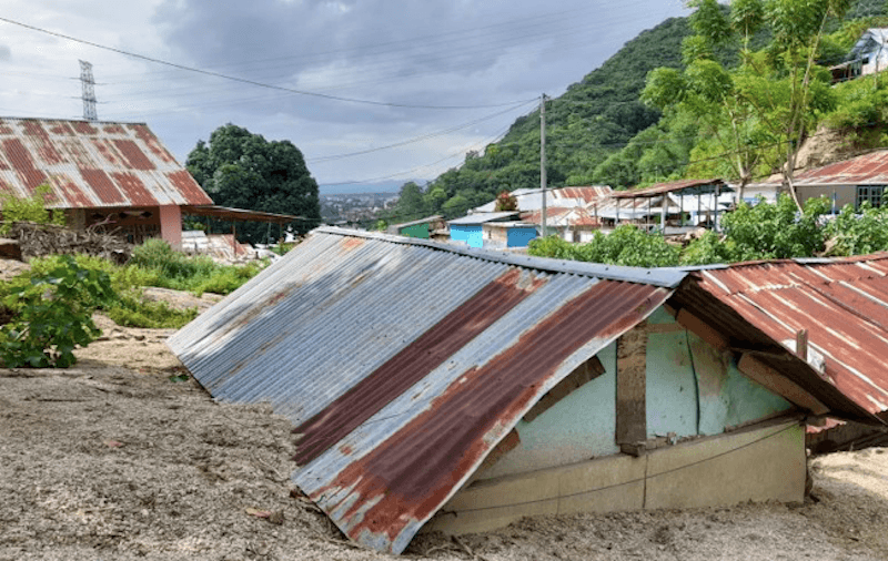 10 Rumah Rusak Parah Diterjang Longsor di Kota Gorontalo