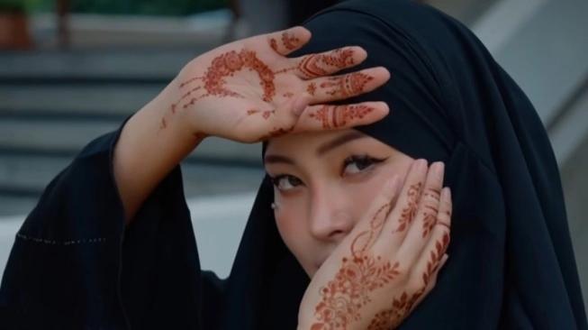 Rae Lil BLack, Mantan Bintang Film Dewasa Jepang Jadi Mualaf dan Jalani Ramadan Pertamanya