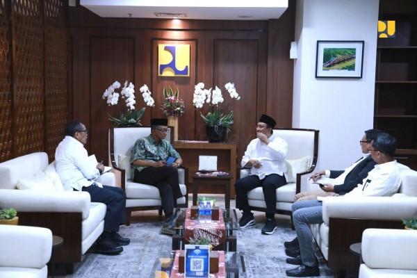 Dikunjungi Mensos, Menteri PU Tegaskan Komitmen Dukung Infrastruktur Sekolah Rakyat