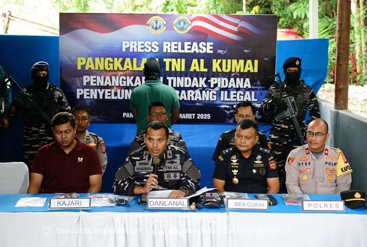 Sinergi Antarinstansi di Kalteng Gagalkan Penyelundupan 167 Ball Baju Bekas Asal Malaysia