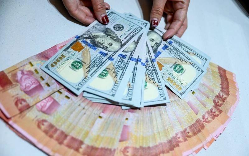 Kekhawatiran Pelambatan Ekonomi Global Bikin Rupiah Cemberut