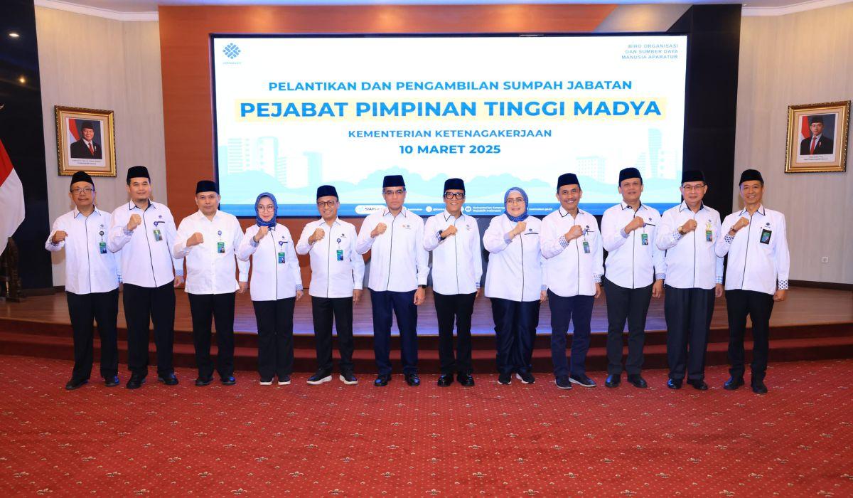 Lantik Pejabat Tinggi Madya, Menaker Tekankan Sinergi untuk Kemajuan Ketenagakerjaan