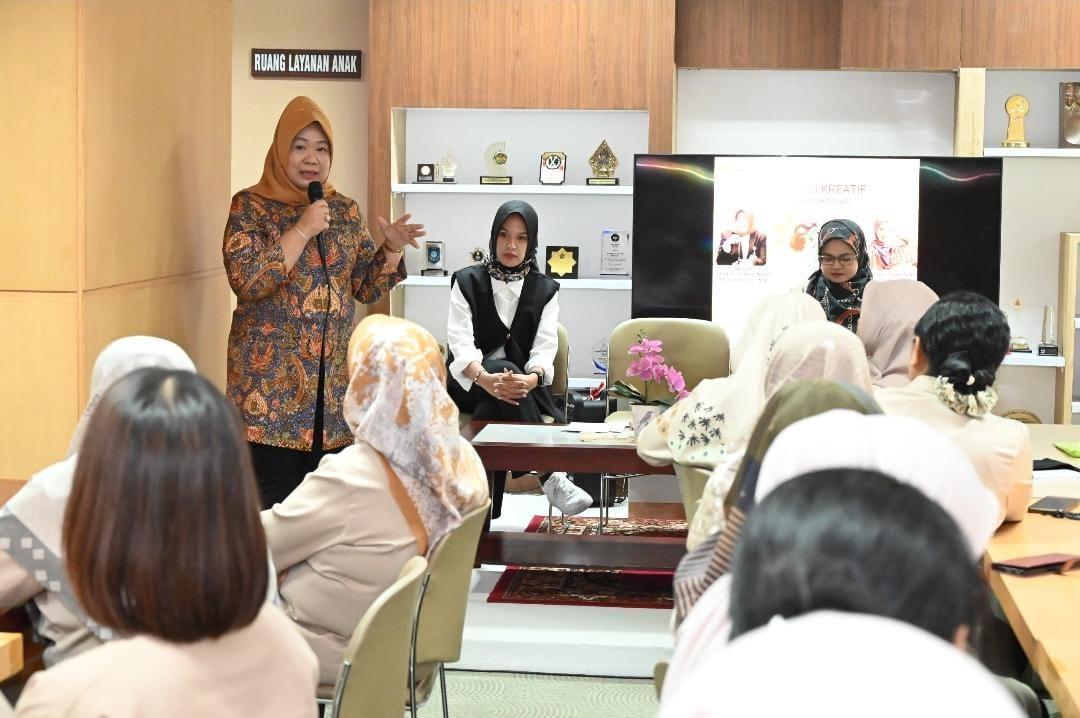 Pegawai Setjen MPR RI Mengikuti Kegiatan Workshop Chunky Bag