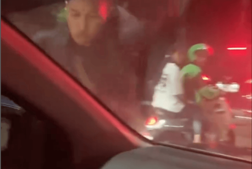 Viral 2 Pria Ngamuk Pukul-Tendang Mobil di Cengkareng, Ternyata Ini Faktanya