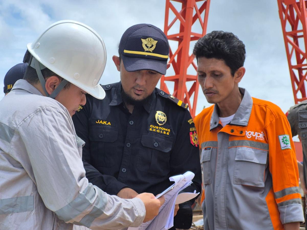 Bea Cukai Awasi Proses Impor Barang untuk Smelter Bauksit di Ketapang
