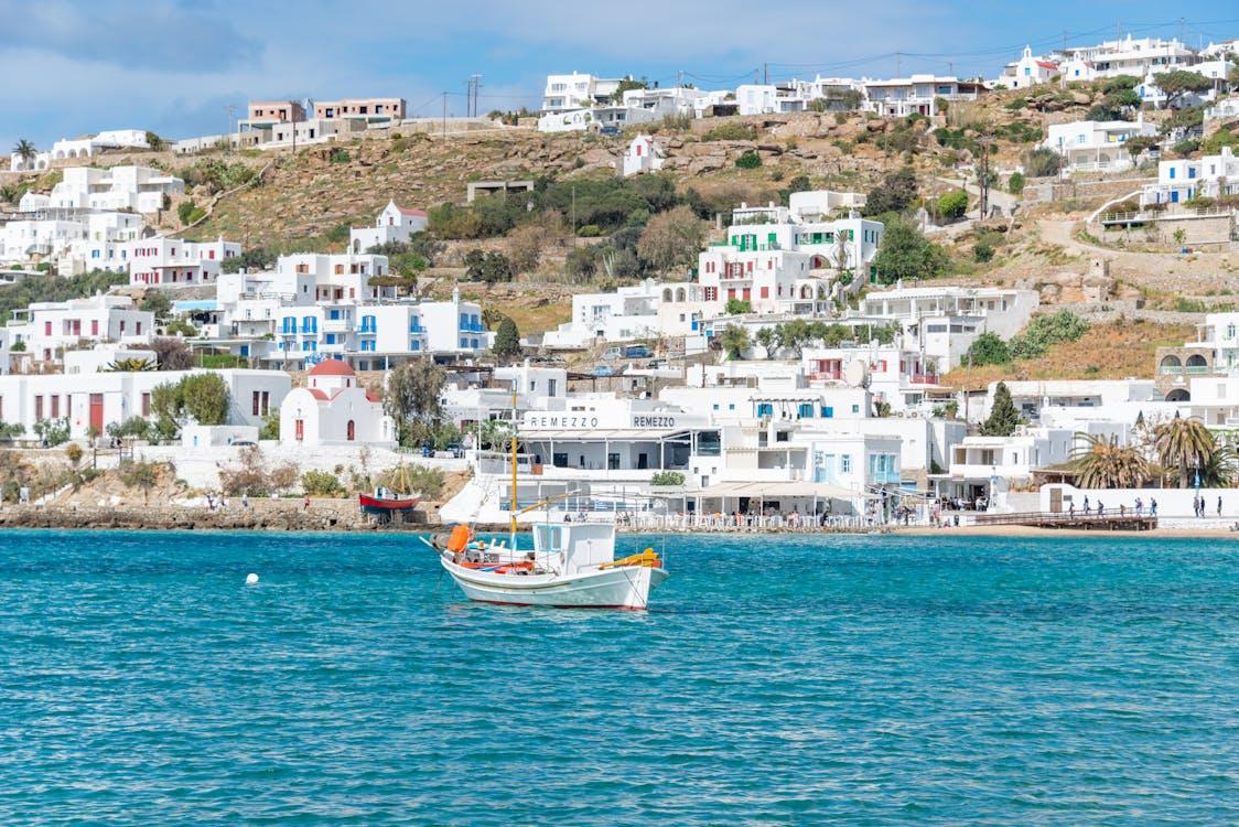 Mykonos, Surga Pantai dengan Pemandangan Menakjubkan di Yunani