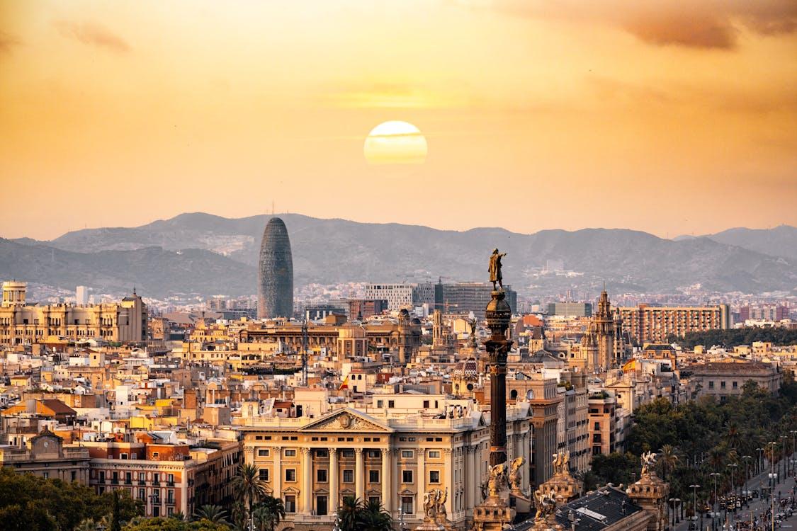 5 Destinasi Liburan Tak Terduga di Spanyol yang Disukai Warga Lokal