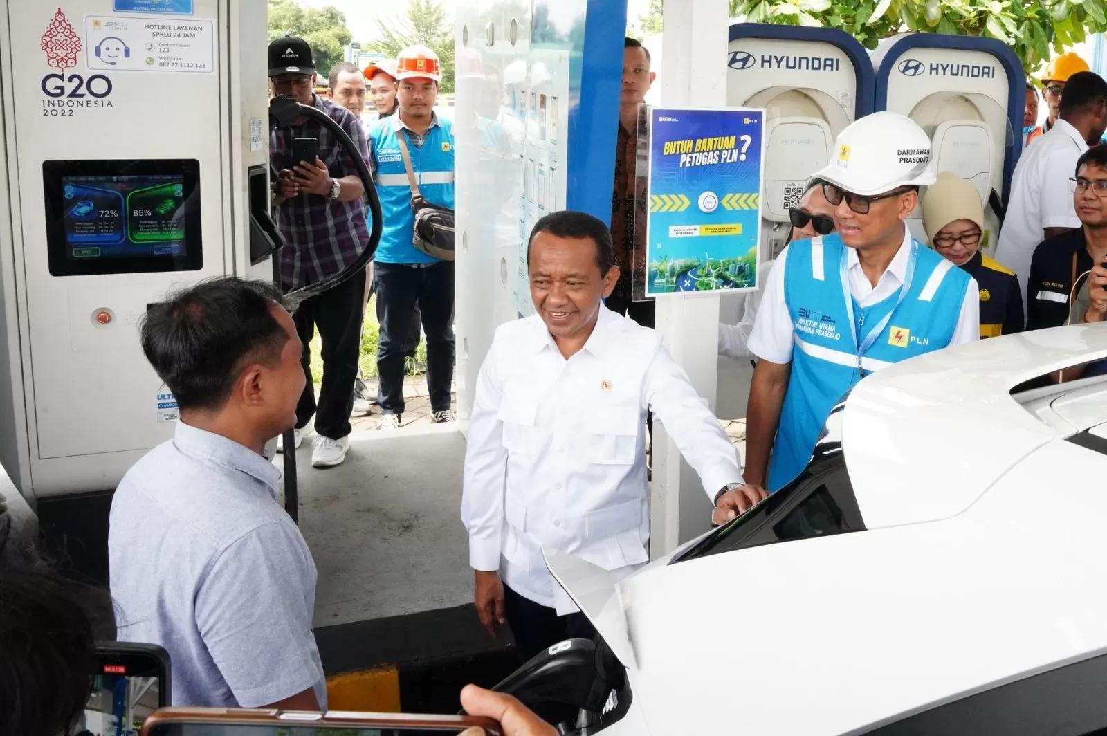 Menteri ESDM Pastikan Kesiapan SPKLU di Jalur Mudik Jawa Tengah