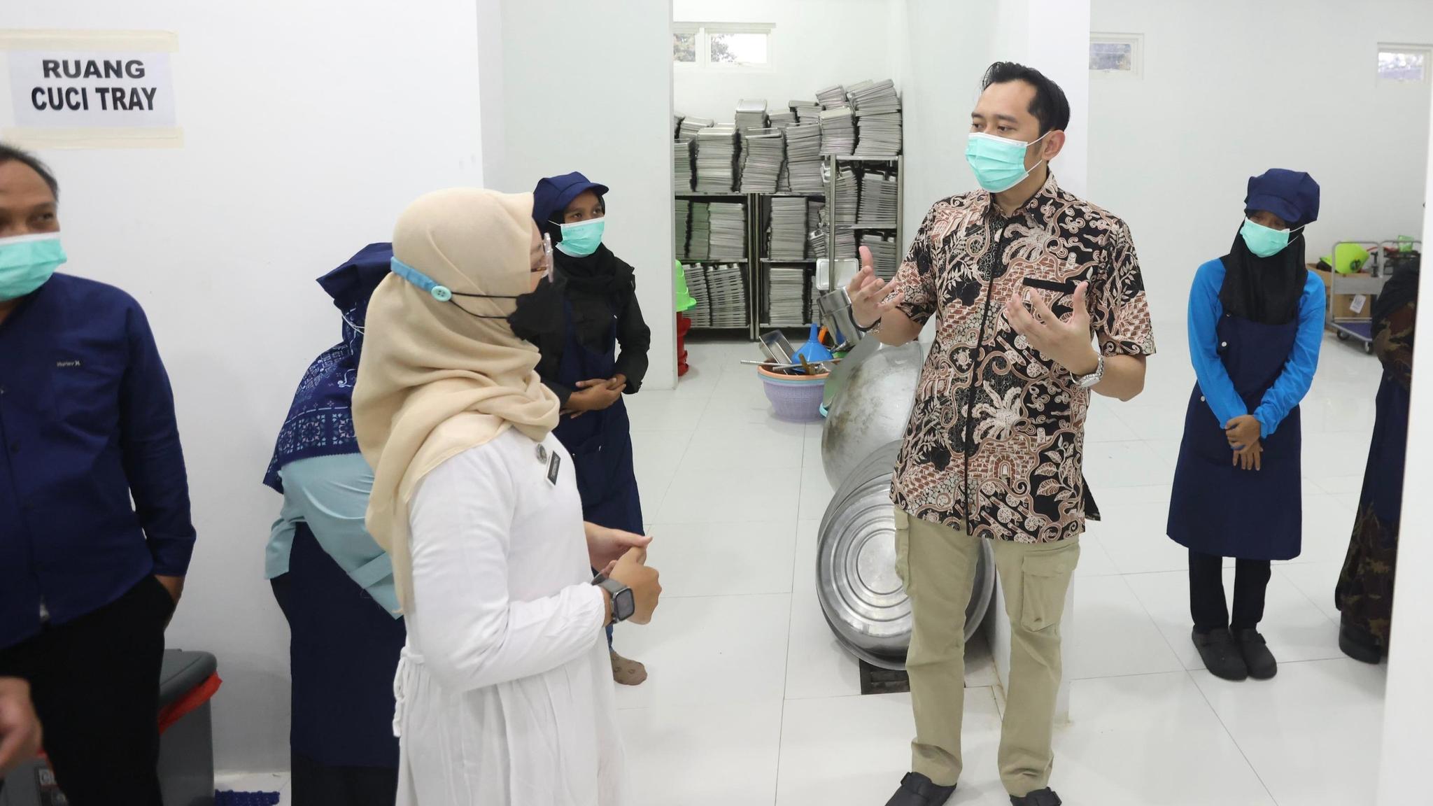 Tinjau Makan Bergizi Gratis di Ngawi, Ibas Apresiasi Peran TNI, Ahli Gizi dan Masyarakat