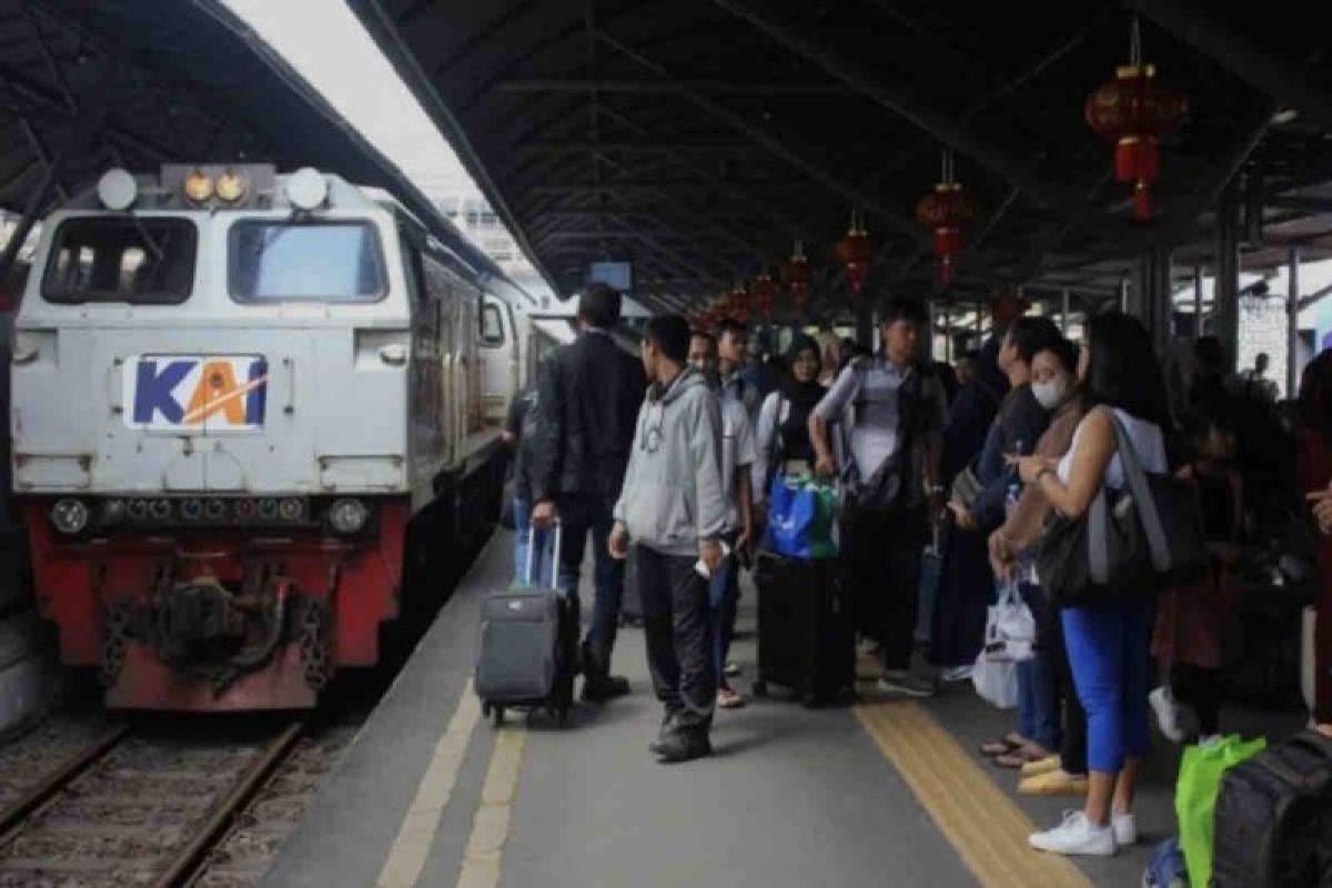 Antisipasi Lonjakan Penumpang, Perjalanan KRL Akan Ditambah