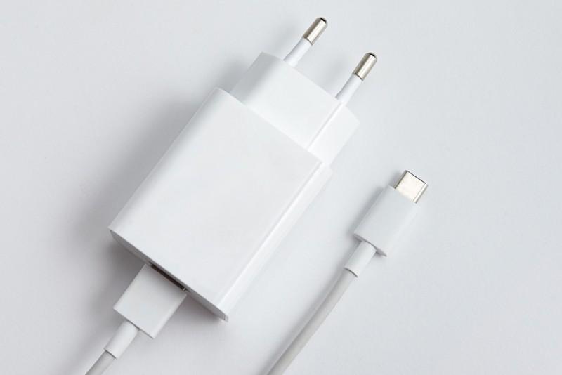 Dampak Pakai Charger Non-Original ke Daya Tahan Baterai HP