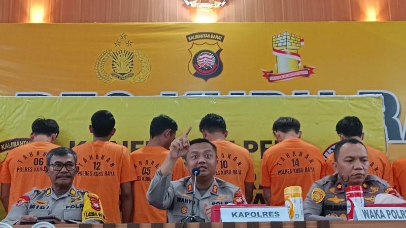 2 Kurir Narkoba Selundupkan Sabu 1 Kg di Bandara Supadio Ditangkap