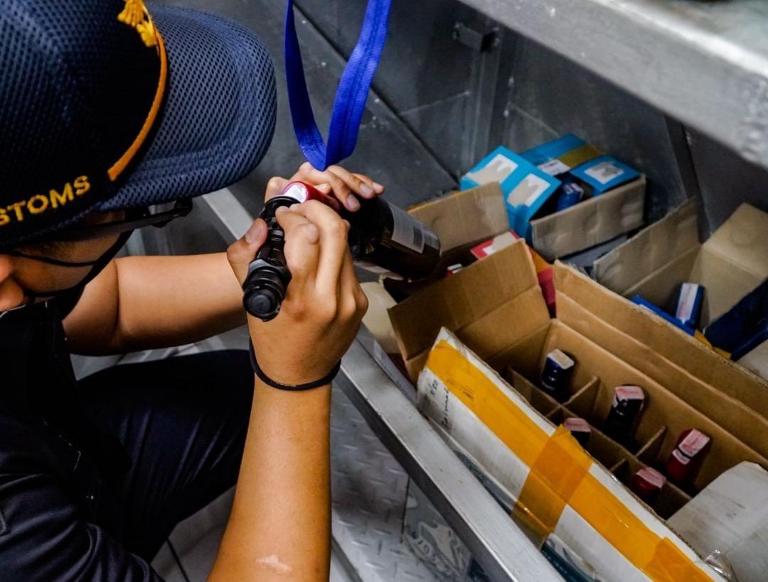 Bea Cukai Semarang Amankan Ribuan Liter Arak Bali Tak Berizin