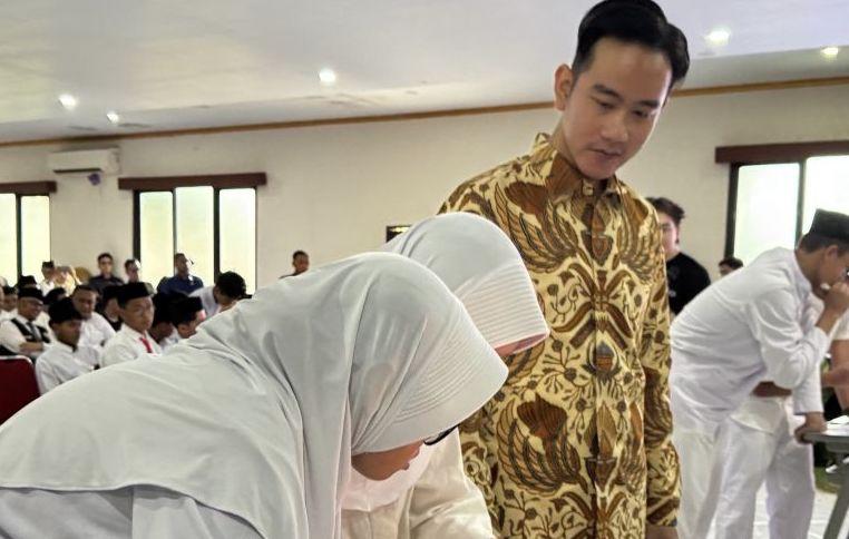 Gibran Dorong Guru Kuasai AI, Tekankan Adaptasi di Dunia Pendidikan