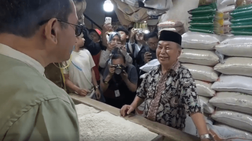 Menteri Perdagangan Tinjau Harga Bahan Pokok di Pasar Kebon Kembang