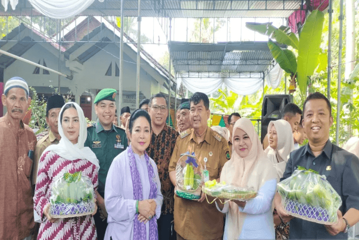 Ketua Komisi IV DPR RI Serap Aspirasi Petani Kulon Progo, Salurkan Bantuan Handsprayer