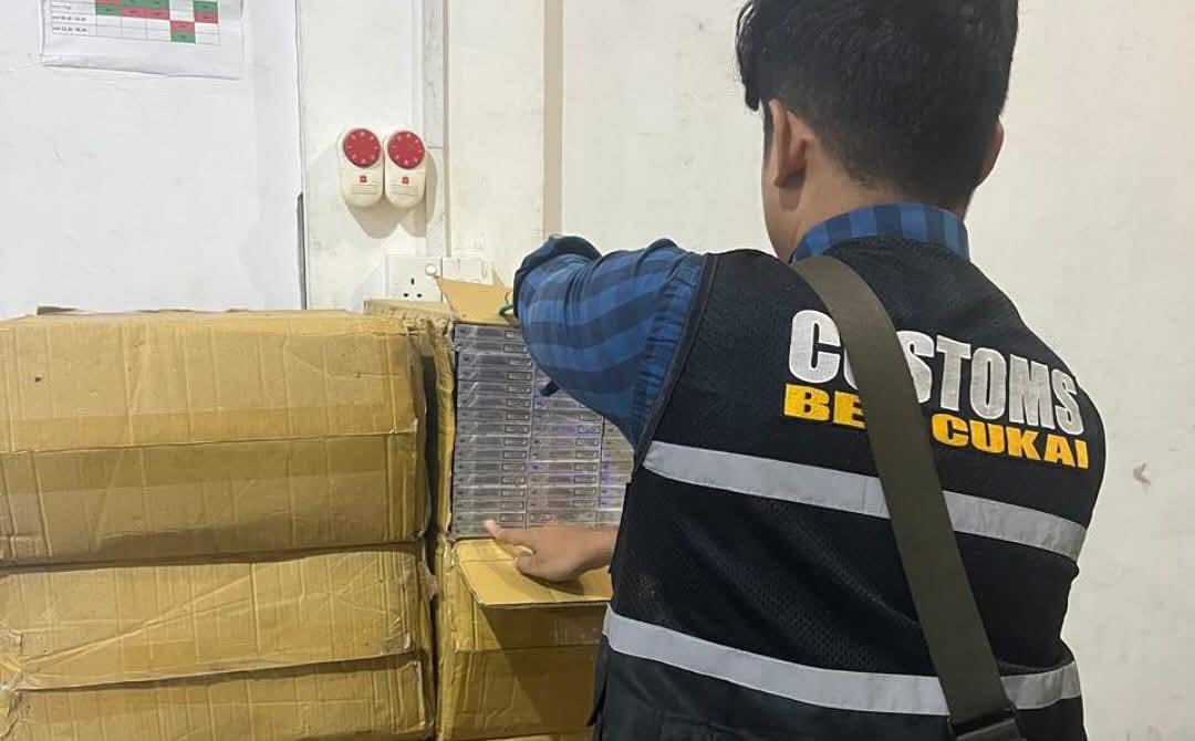 Gelar Operasi Pasar, Bea Cukai Tindak 400 Ribu Batang Rokok Ilegal di Karimun