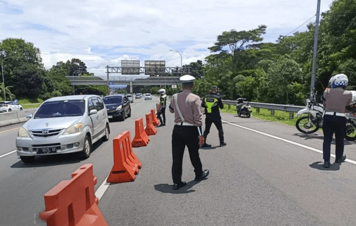 Contraflow di Tol Jagorawi Arah Puncak Dihentikan atas Diskresi Kepolisian