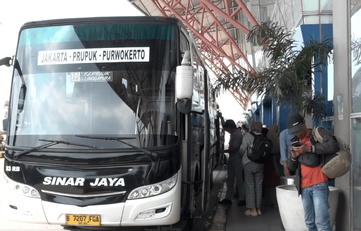 Puncak Arus Milir Lebaran Diprediksi Terjadi Akhir Pekan di Terminal Pulo Gebang
