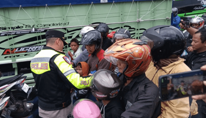 Tim Urai Dikerahkan di Jalur Pantura Cirebon, Antisipasi Lonjakan Kendaraan H+4 Lebaran
