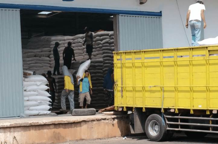 Pupuk Indonesia Tegaskan Penebusan Pupuk Bersubsidi Hanya di Kios Resmi, Waspadai Penipuan di Media Sosial