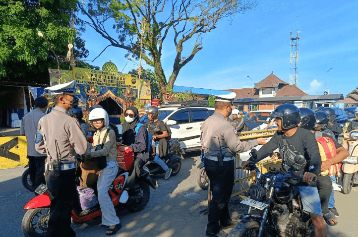 Polda Bali Perketat Pemeriksaan Identitas Pemudik di Pelabuhan Gilimanuk Pascakebalik Lebaran