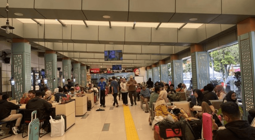 Hari Terakhir Cuti Lebaran, Begini Kondisi Stasiun Pasar Senen