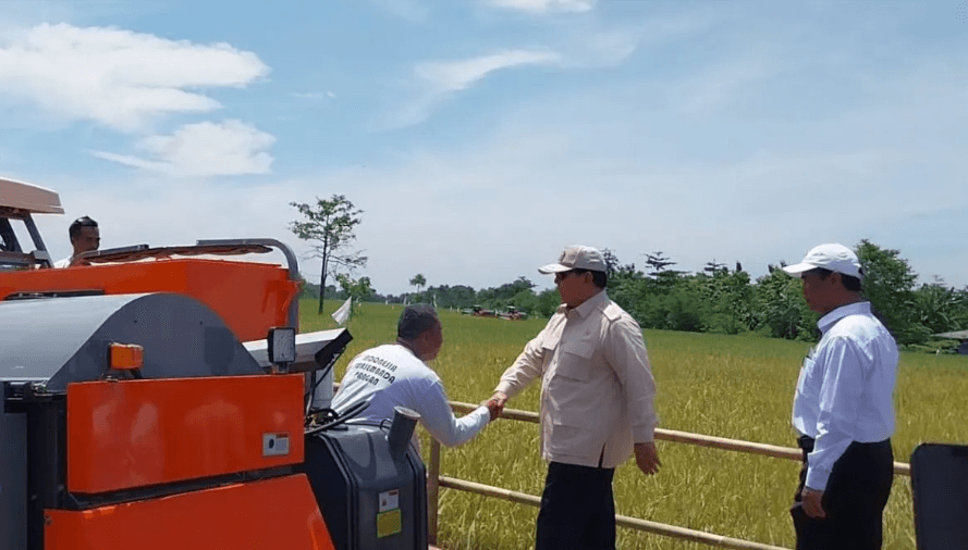 Prabowo Hadir di Panen Raya Majalengka, Petani Sambut Positif Penambahan Pupuk Subsidi dan Perbaikan Irigasi