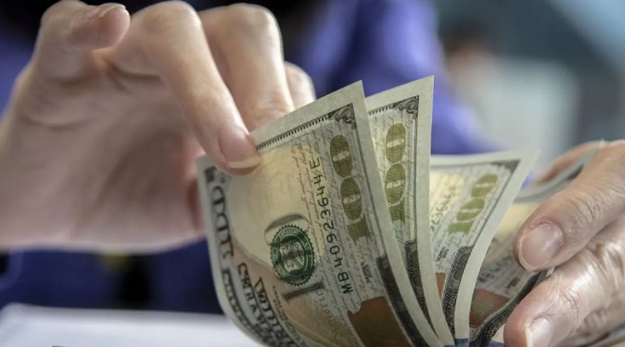 Rupiah Melemah karena Sentimen Negatif atas Tarif Resiprokal AS dan Konflik Global