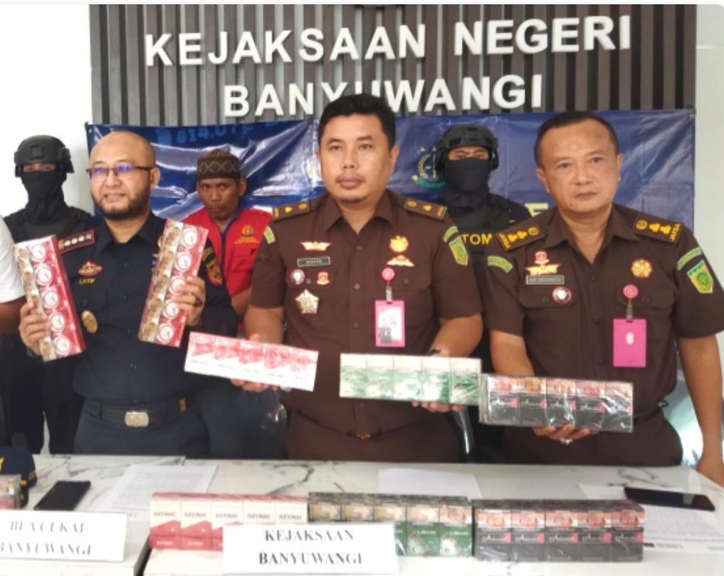 Bea Cukai dan Kejari Banyuwangi Gelar Konpres Penanganan Perkara Penyidikan Tindak Pidana di Bidang Cukai